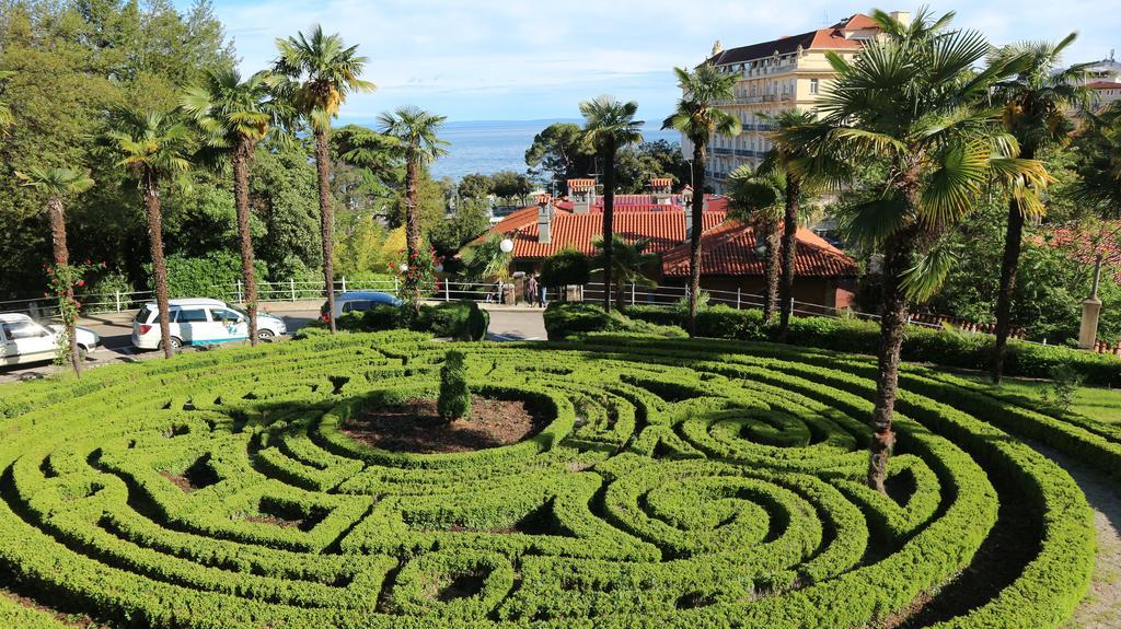Apartments Ines Komel Opatija Buitenkant foto